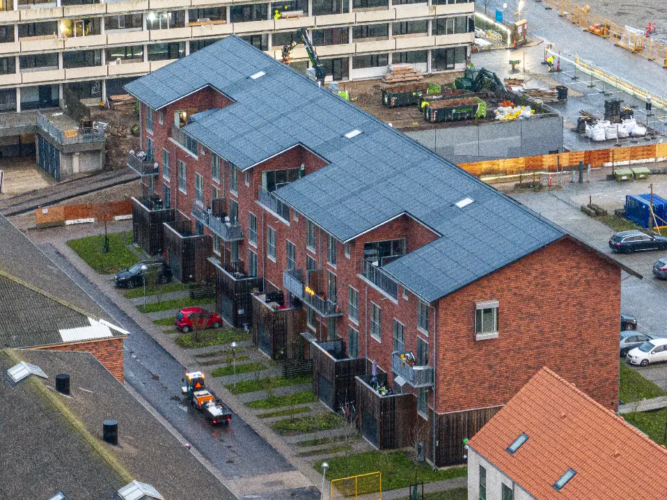 Taastrupgaard Blok 85 fra oven. Beklædningstegl fra Komproment.